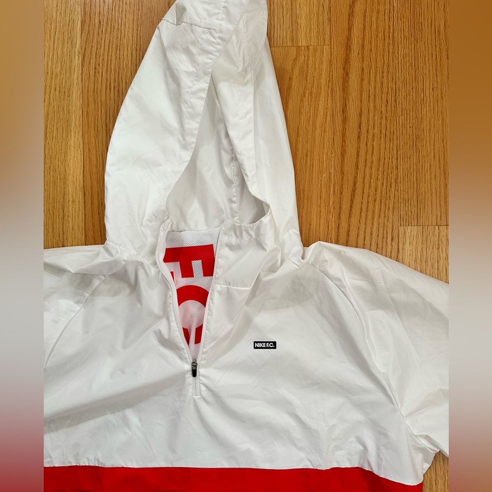Nike FC Men’s White and Red Hooded Short-Sleeve Pullover - Picture 2 of 4